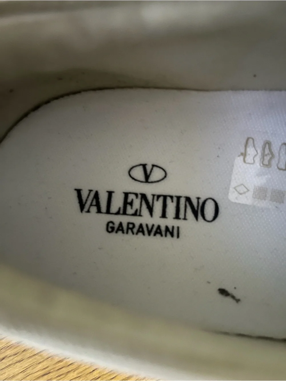 Valentino classic low